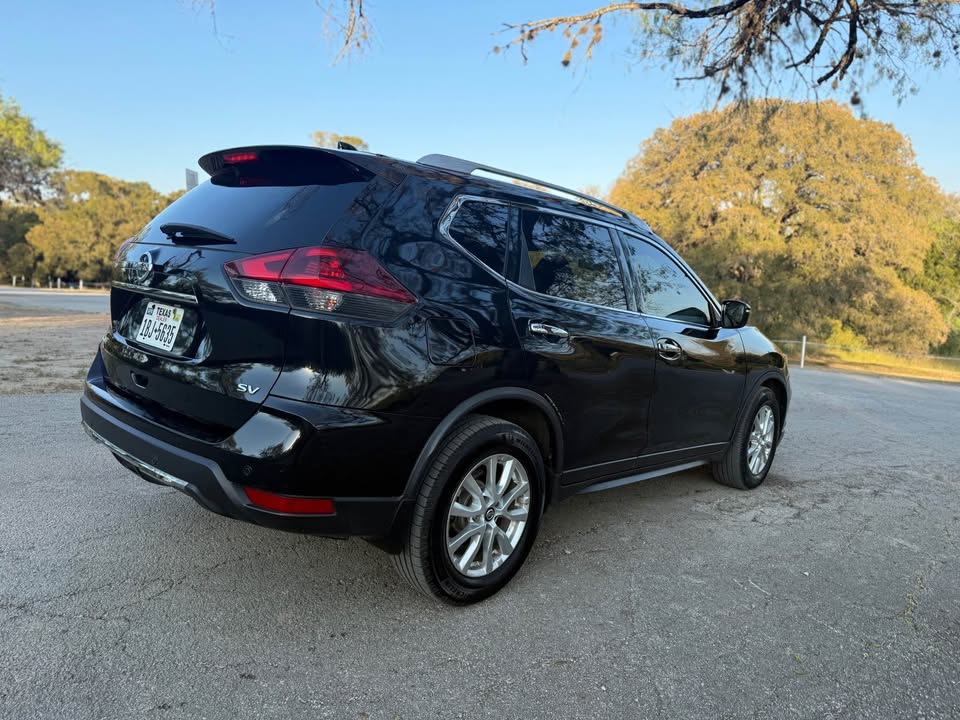 
NISSAN ROGUE 2020 SV 2.5 full									