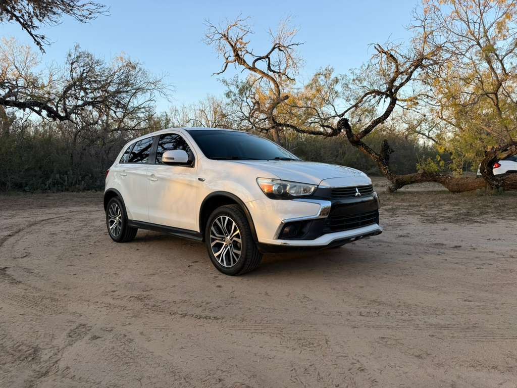 
MITSUBISHI OUTLANDER SPORT SE 2.0 full									