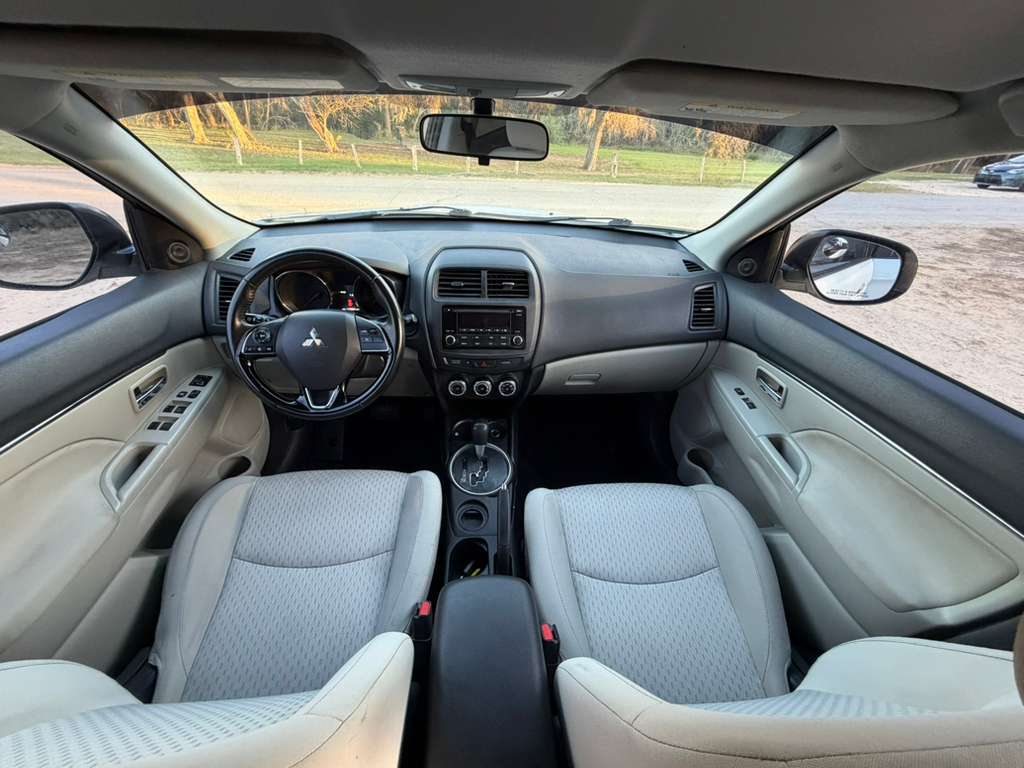 
MITSUBISHI OUTLANDER SPORT SE 2.0 full									