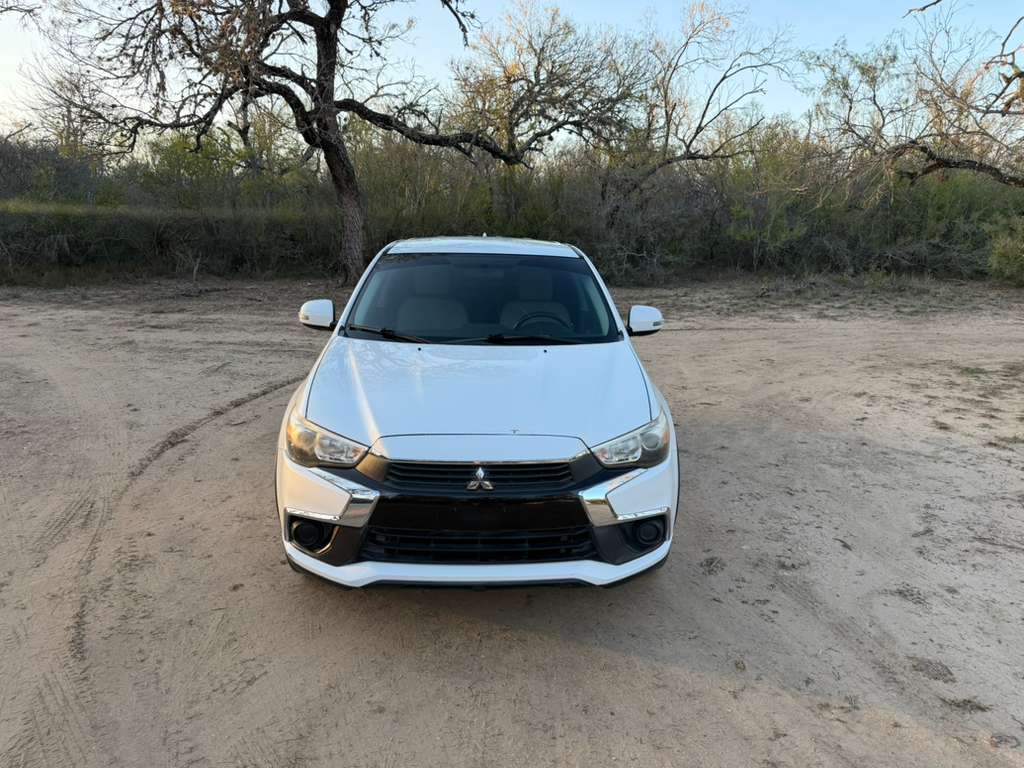 
MITSUBISHI OUTLANDER SPORT SE 2.0 full									