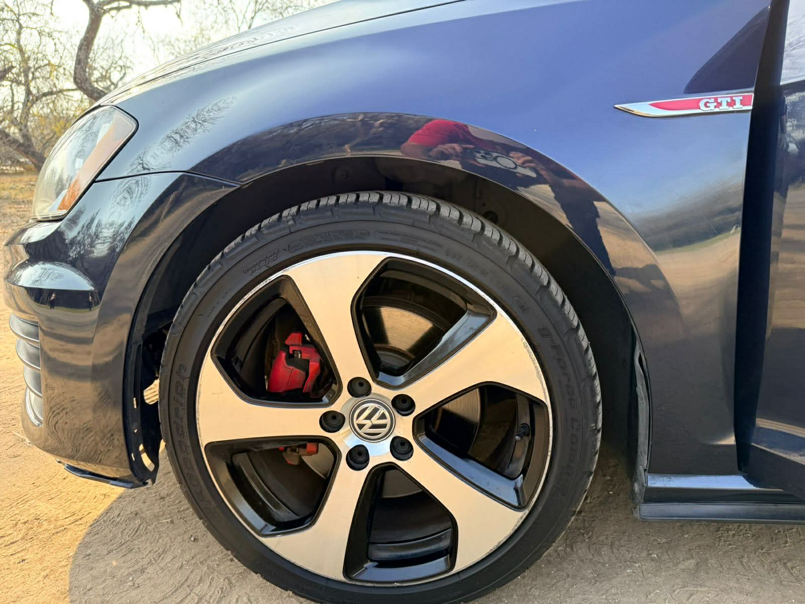 
Volkswagen GTI S 2.0 T full									