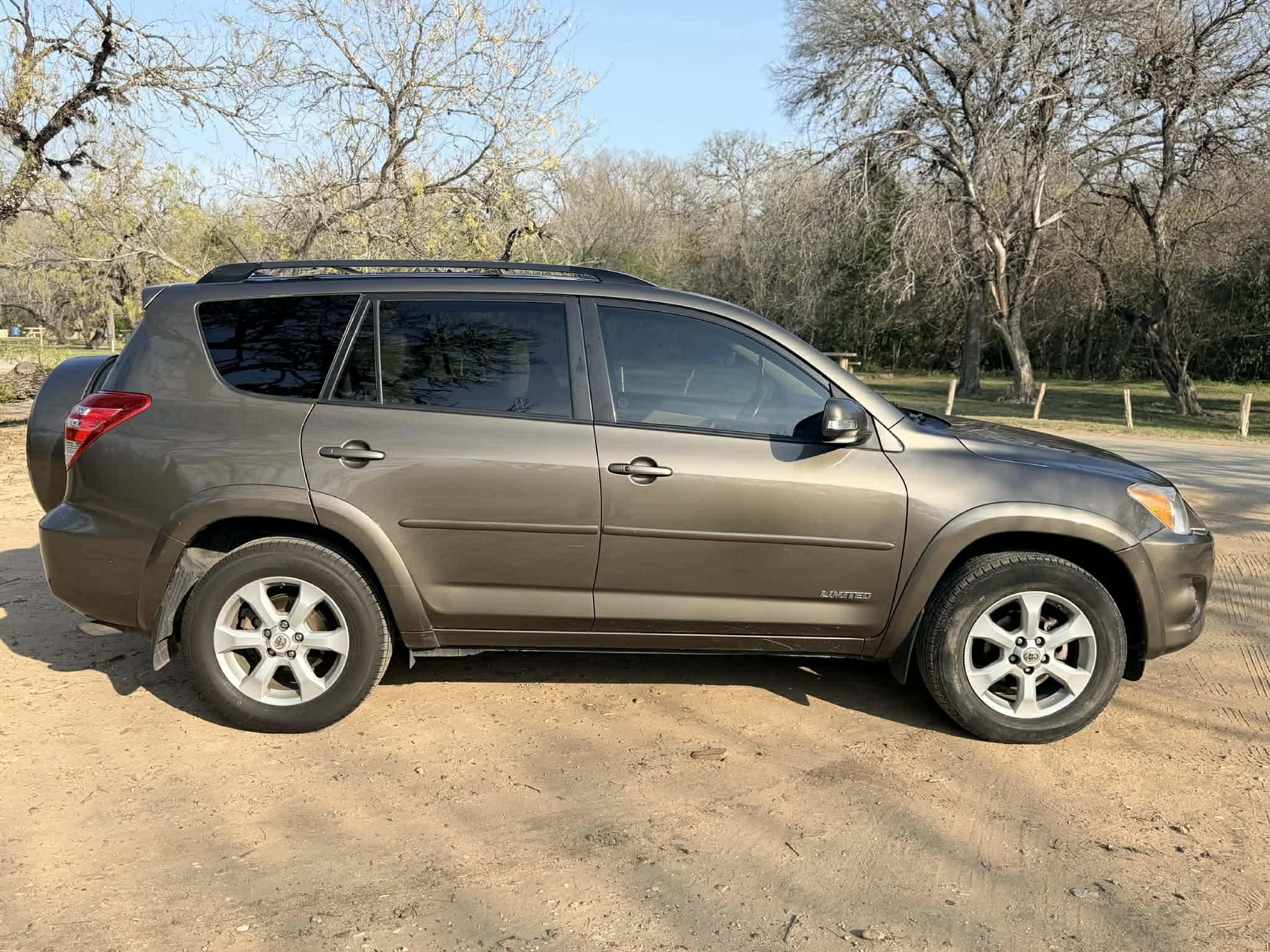 
🚙 2011 Toyota RAV4 Limited 🔥 full									