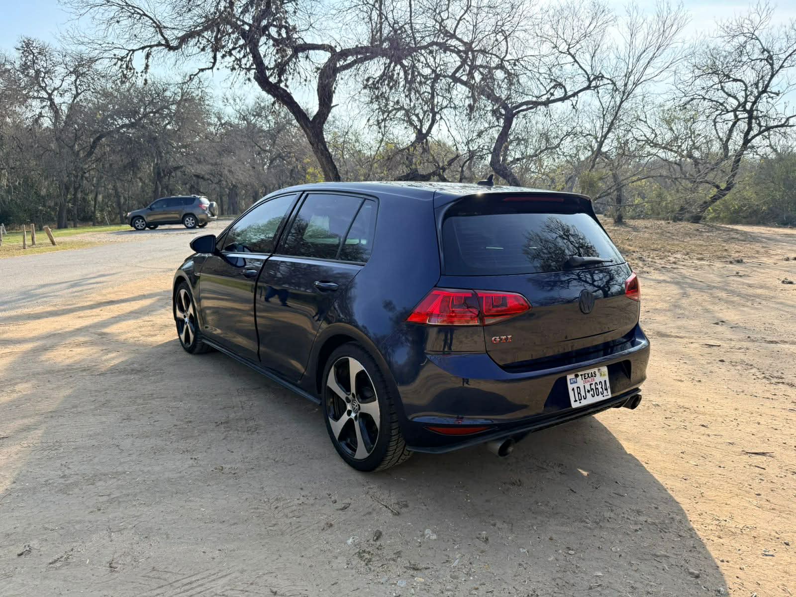 
Volkswagen GTI S 2.0 T full									