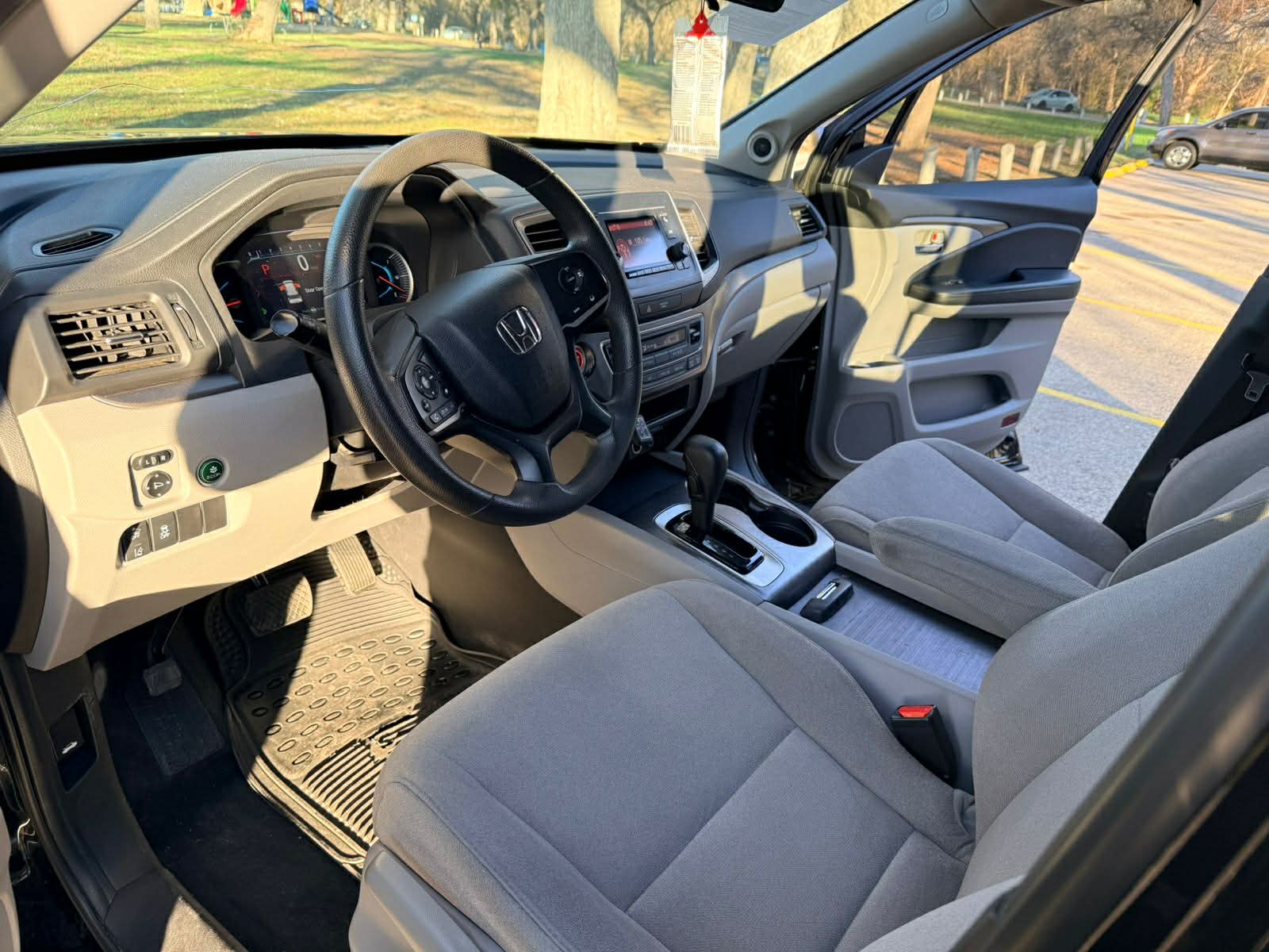 
🚙🔥 FOR SALE – 2019 HONDA PILOT LX 🔥🚙 full									