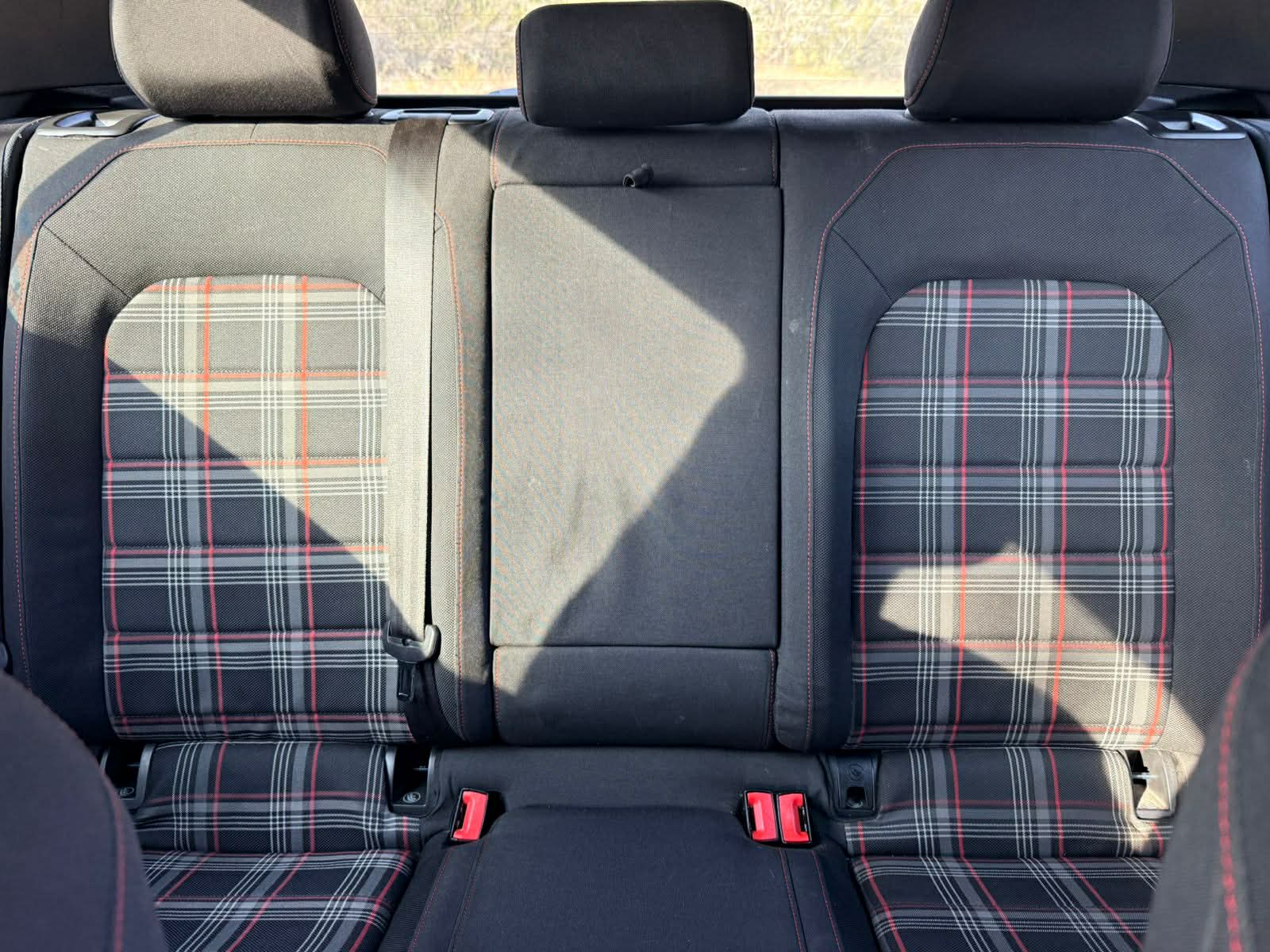 
Volkswagen GTI S 2.0 T full									